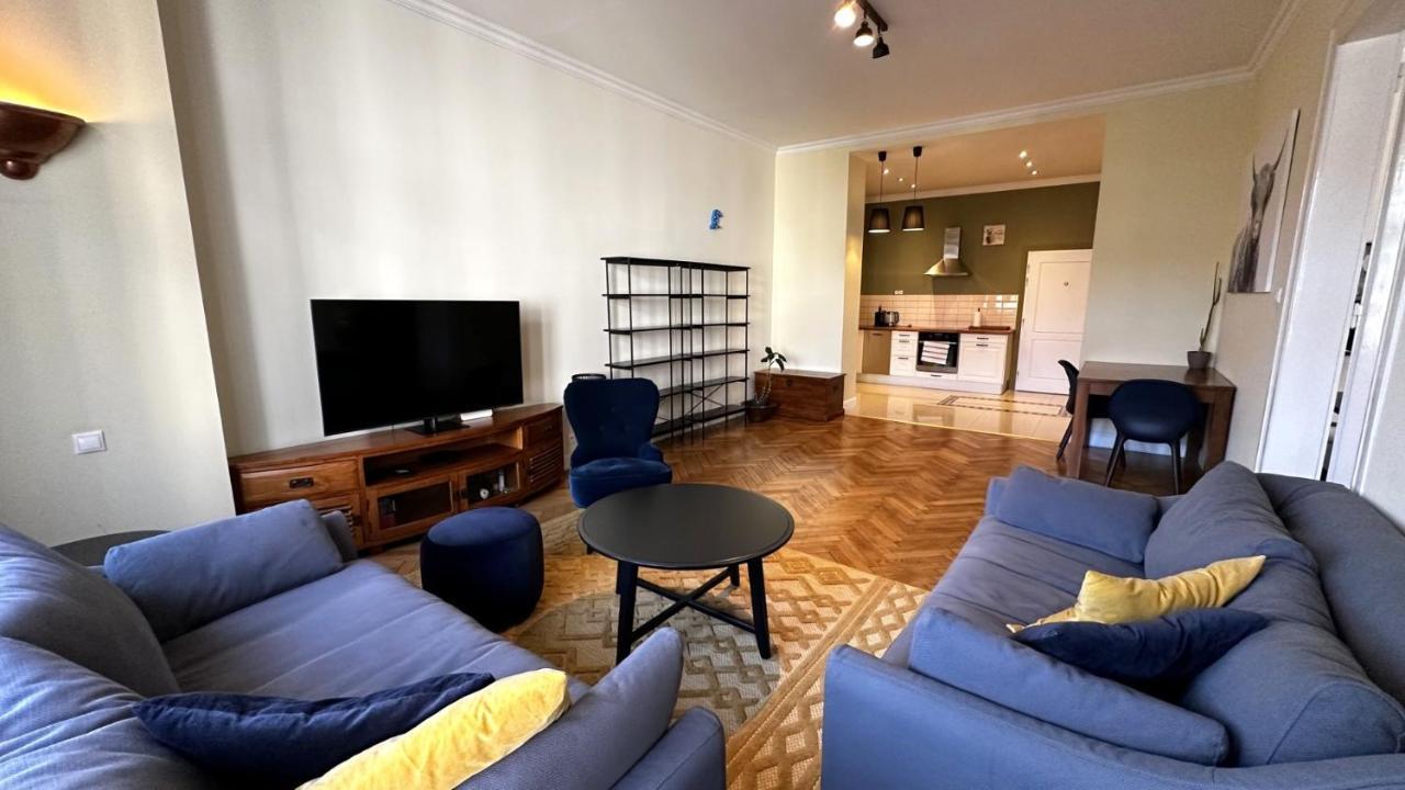 Gorkeho Apartment In City Centre Bratislava Luaran gambar