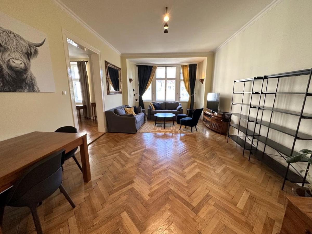 Gorkeho Apartment In City Centre Bratislava Luaran gambar
