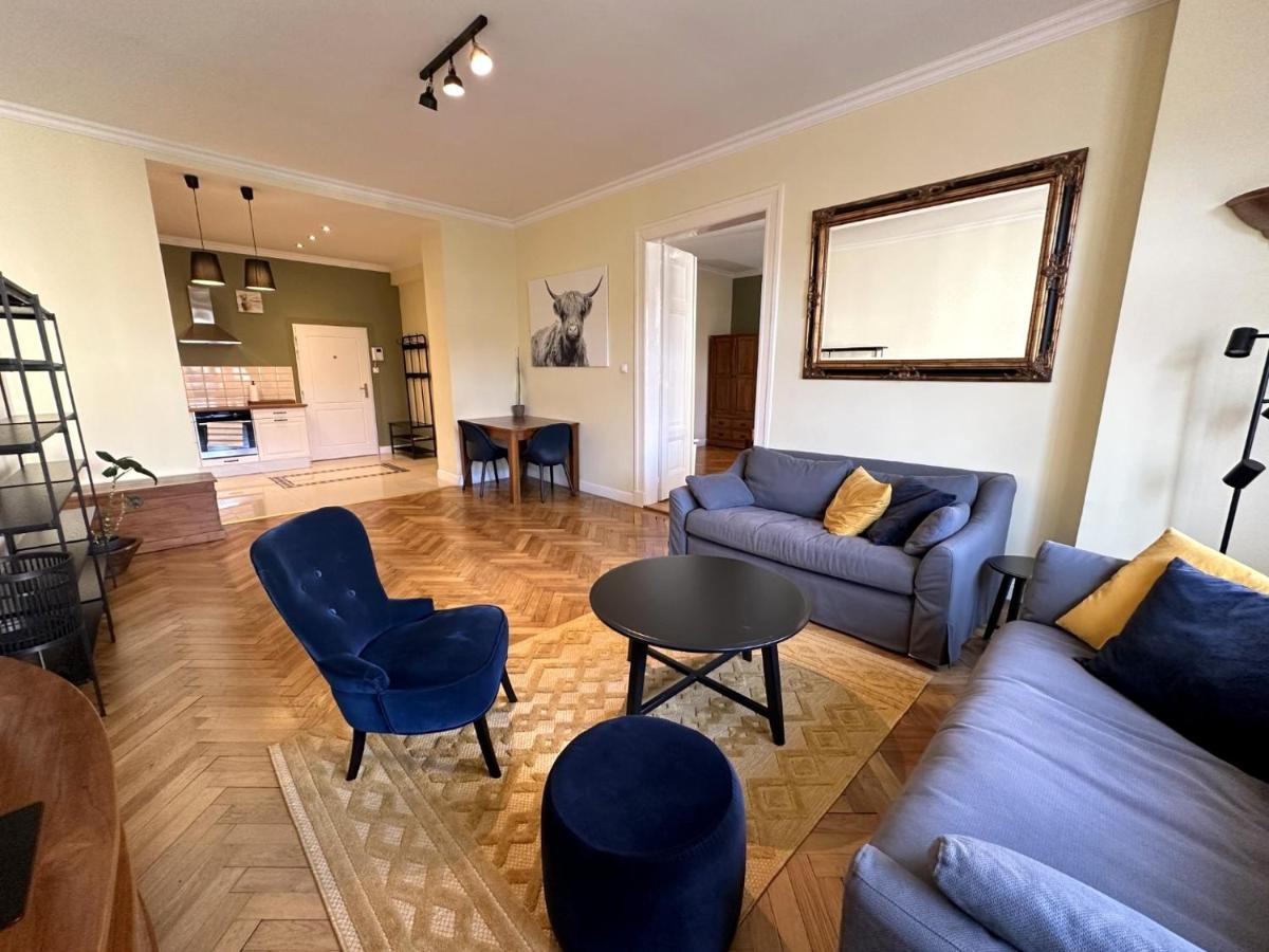 Gorkeho Apartment In City Centre Bratislava Luaran gambar