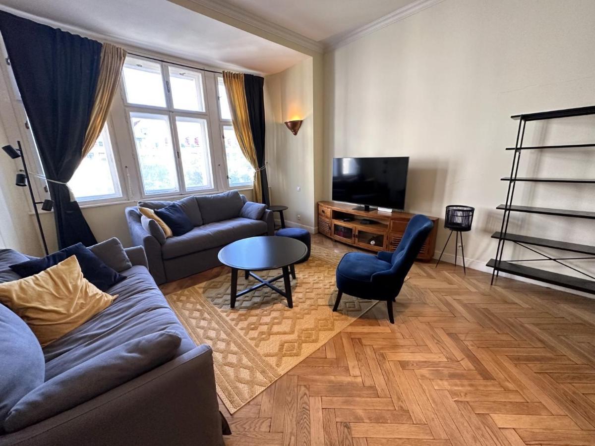 Gorkeho Apartment In City Centre Bratislava Luaran gambar