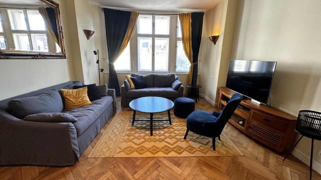 Gorkeho Apartment In City Centre Bratislava Luaran gambar
